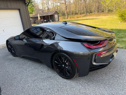 Used 2020 BMW i8 Coupe AWD/4WD image 24