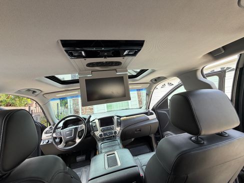Used 2017 GMC Yukon Denali w/ Open Road Package AWD/4WD image 16