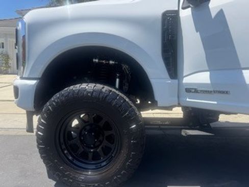 Used 2024 Ford F250 Lariat w/ Lariat Ultimate Package AWD/4WD image 6