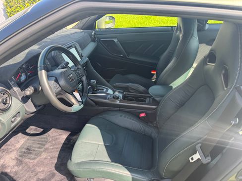 Used 2024 Nissan GT-R w/ Floor Mat Package AWD/4WD image 2