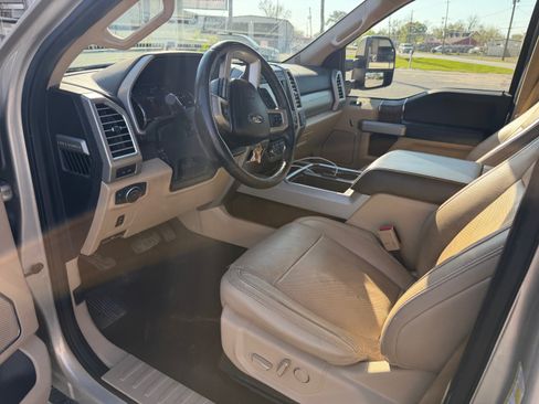 Used 2017 Ford F250 Lariat w/ Lariat Value Package image 15