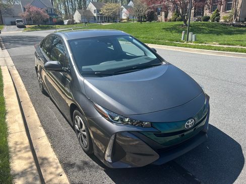 Used 2017 Toyota Prius Prime Premium image 15