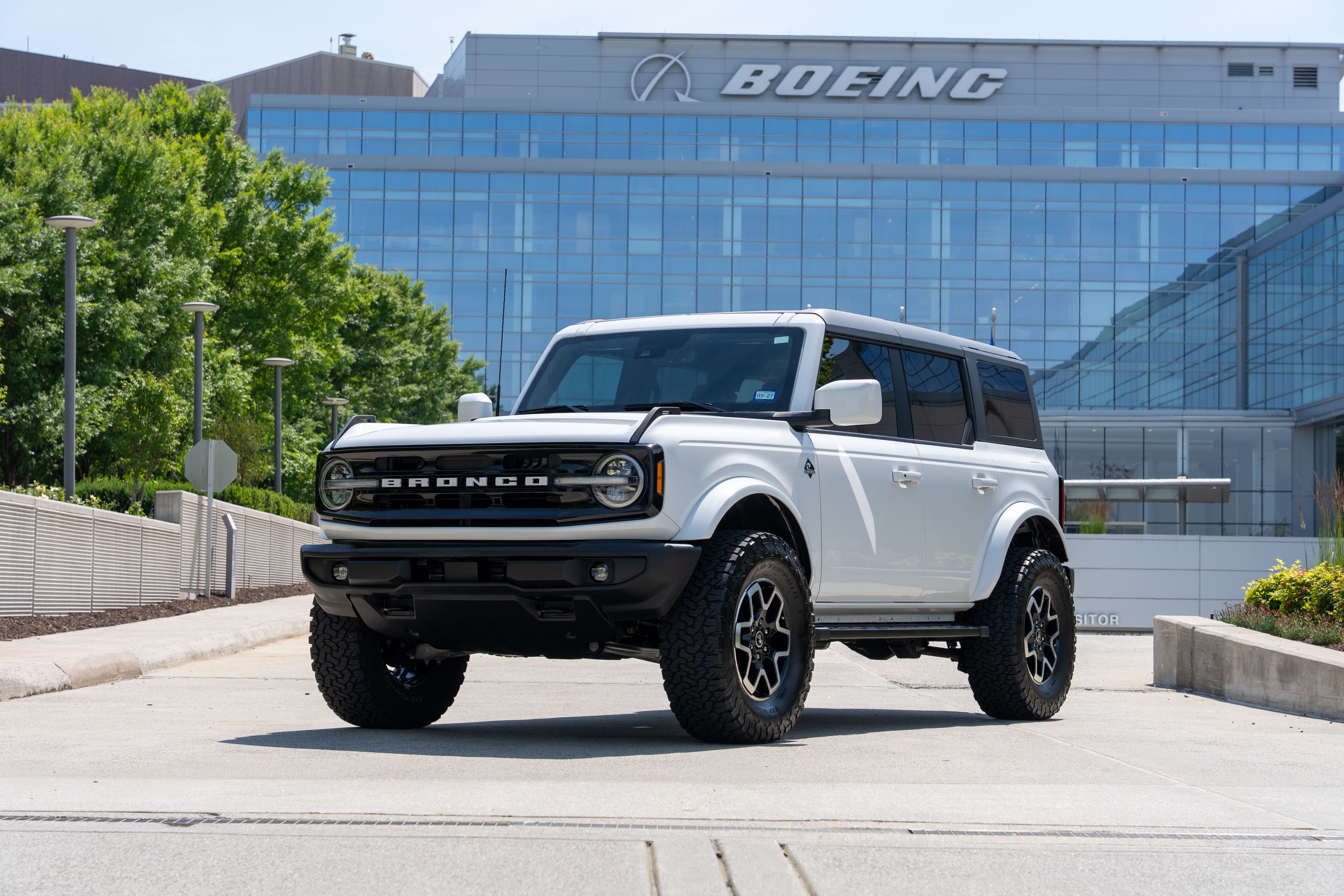 Used 2024 Ford Bronco Outer Banks AWD/4WD image 1