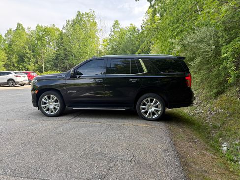 Used 2022 Chevrolet Tahoe High Country AWD/4WD image 1