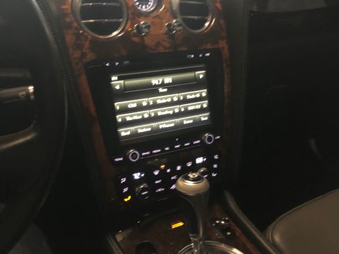 Used 2012 Bentley Flying Spur Flying Spur image 8