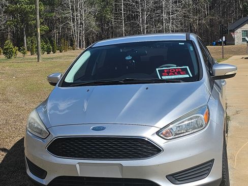 Used 2017 Ford Focus SE image 16