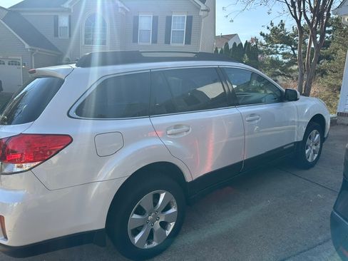 Used 2012 Subaru Outback 2.5i Premium AWD/4WD image 8