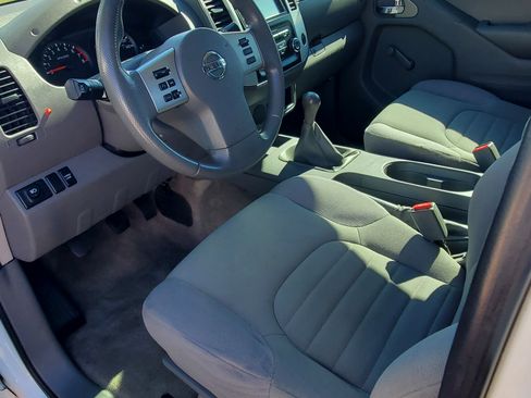 Used 2015 Nissan Frontier S w/ S Preferred Package image 11