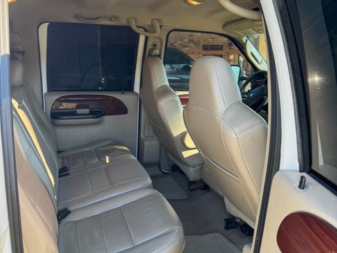 Used 2006 Ford F250 Lariat image 6