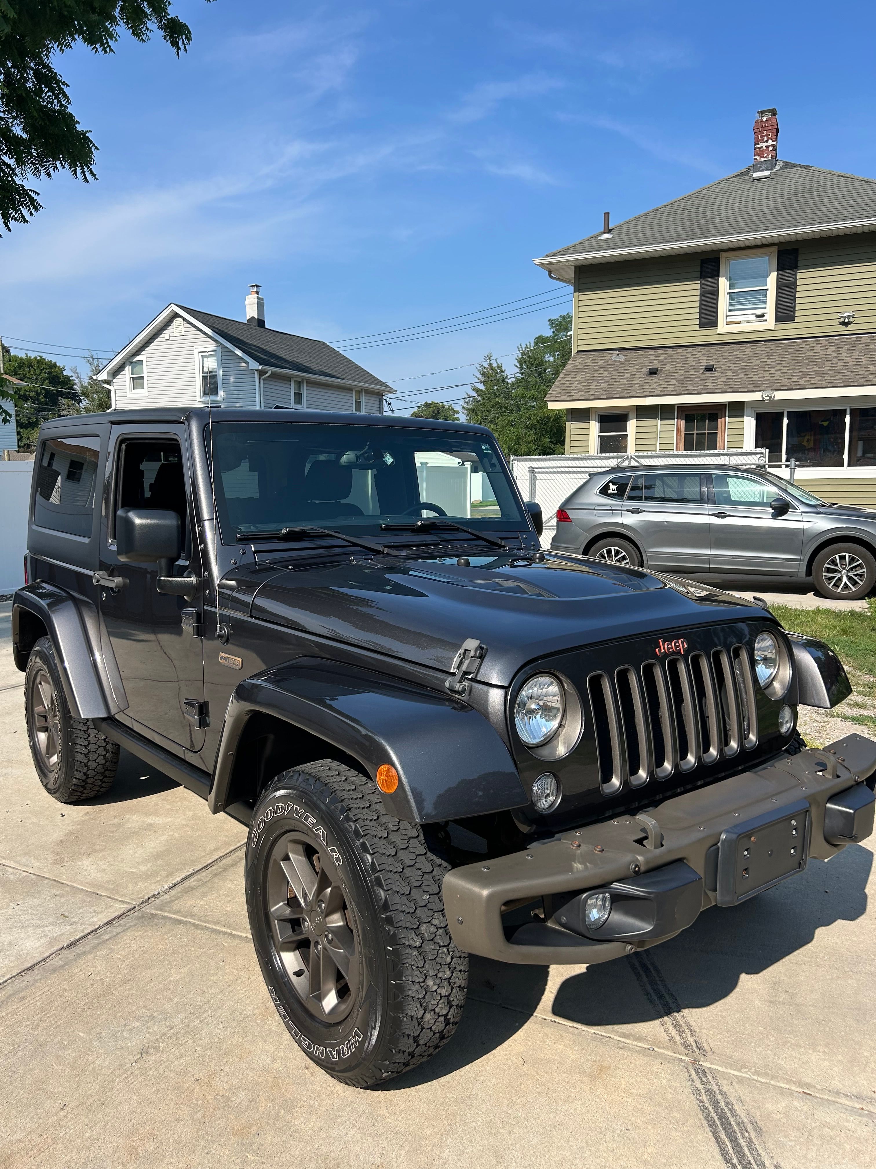 Used 2016 Jeep Wrangler Sahara AWD/4WD image 2