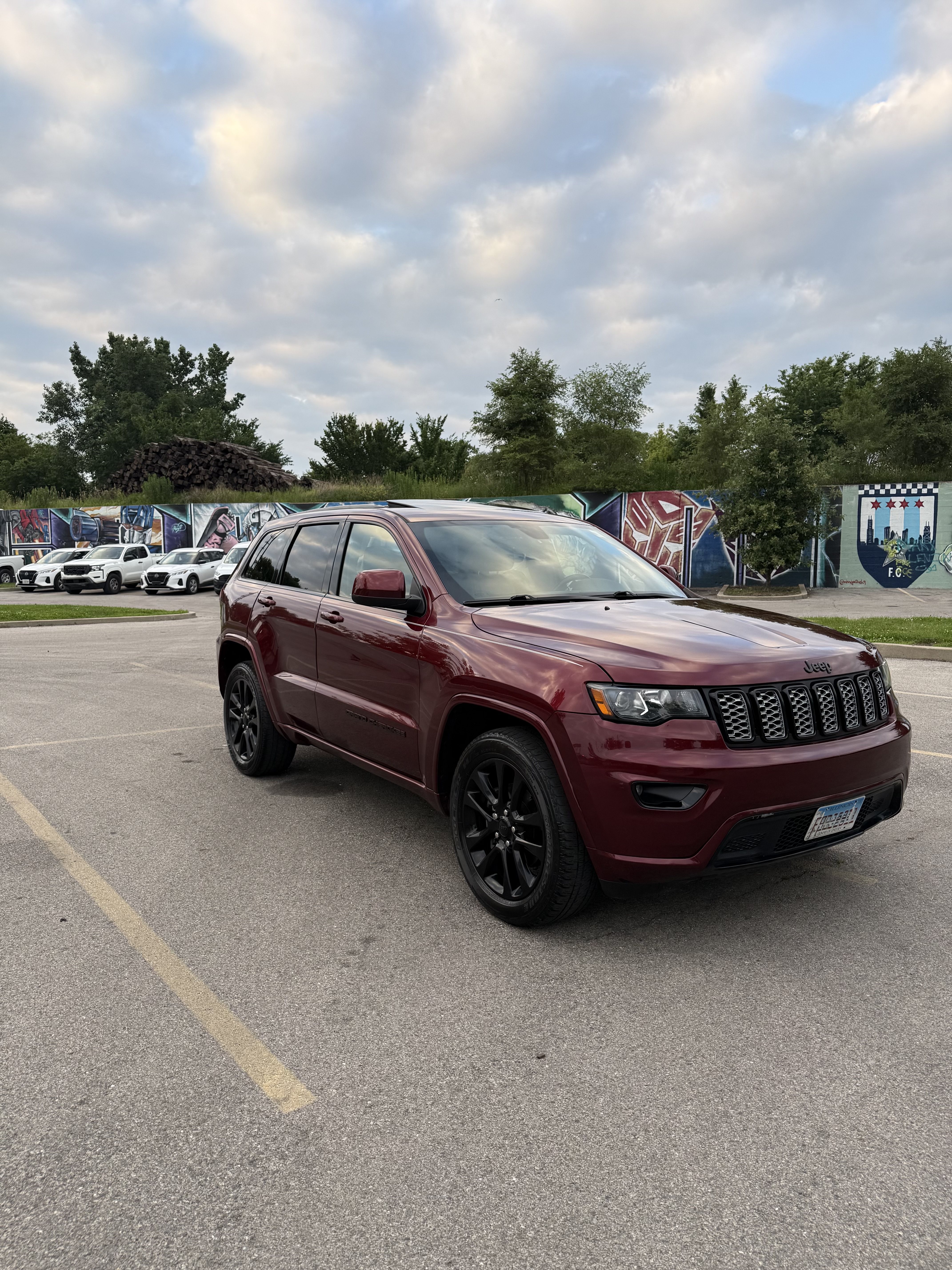 Used 2018 Jeep Grand Cherokee Altitude AWD/4WD image 8