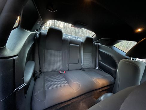 Used 2018 Dodge Challenger R/T image 11