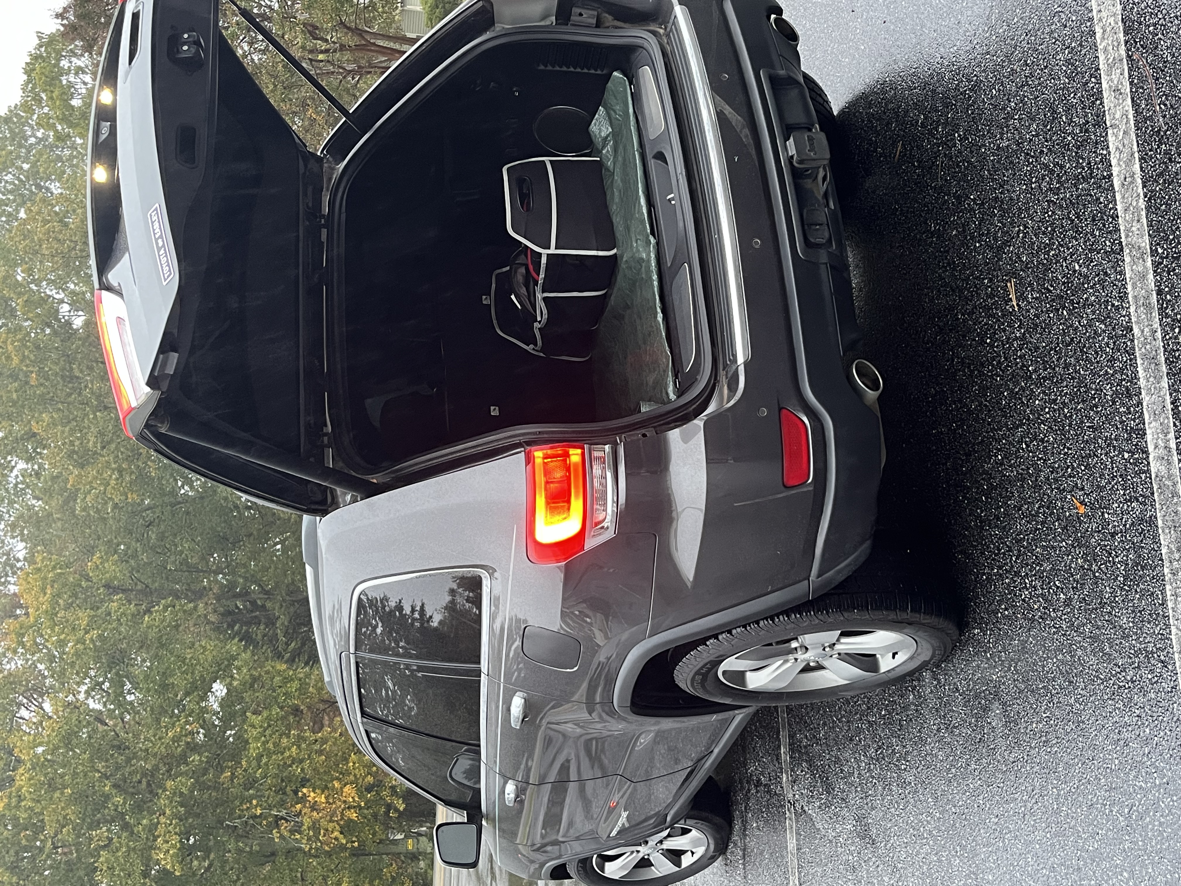 Used 2014 Jeep Grand Cherokee Limited w/ Trailer Tow Group IV AWD/4WD image 8