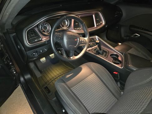 Used 2015 Dodge Challenger R/T w/ Quick Order Package 22B R/T image 5