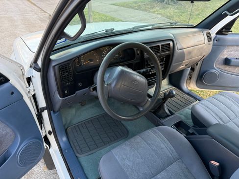 Used 2000 Toyota Tacoma 4x4 Xtracab V6 image 10