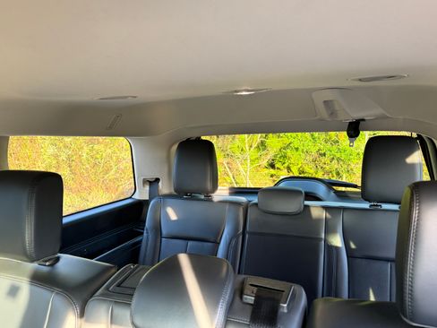 Used 2022 Ford Expedition XLT image 11