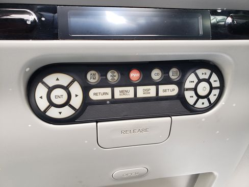 Used 2011 Honda Pilot Touring image 11