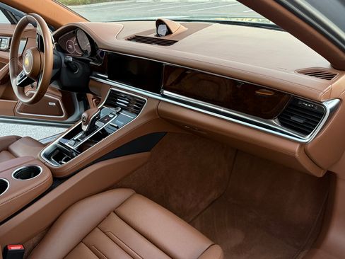 Used 2021 Porsche Panamera 4 image 28