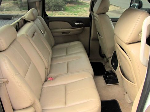 Used 2007 GMC Sierra 3500 SLT w/ Convenience Package image 18