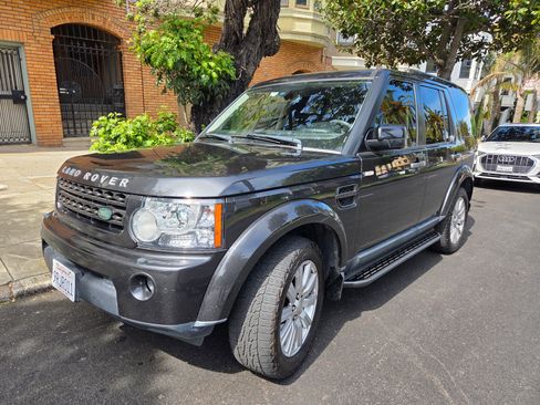 Used 2013 Land Rover LR4 HSE image 2
