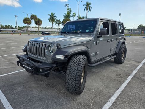 Used 2019 Jeep Wrangler Unlimited Sport S image 4