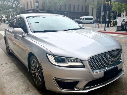 Used 2018 Lincoln MKZ Premiere FWD image 2