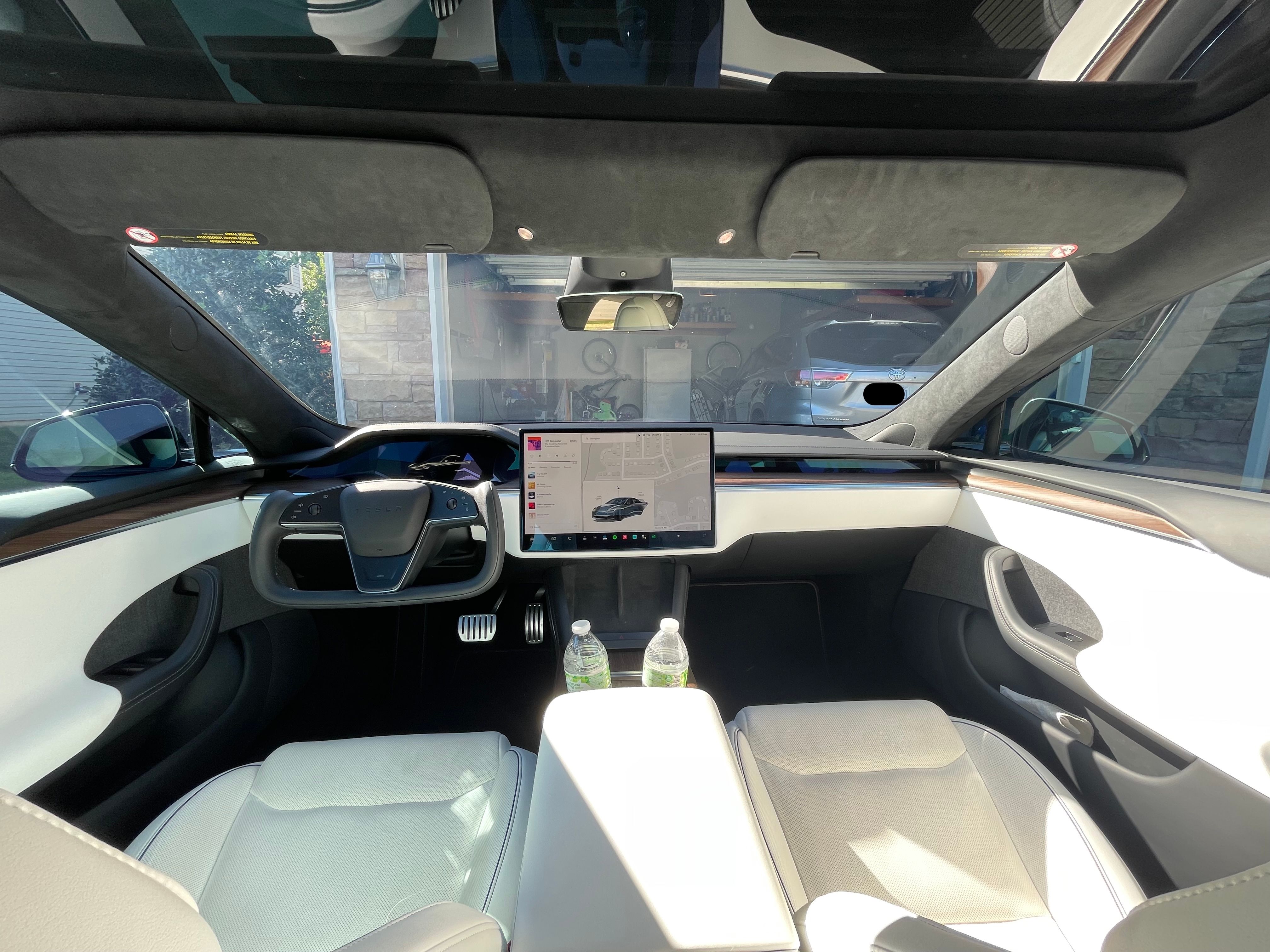 Used 2022 Tesla Model S Plaid AWD/4WD image 2