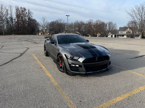 Used 2021 Ford Mustang Shelby GT500 w/ Carbon Fiber Track Pack image 4