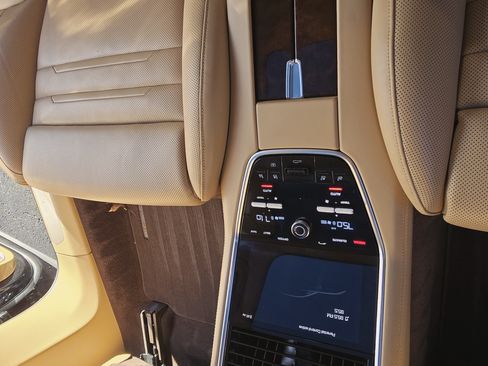 Used 2018 Porsche Panamera 4 Executive image 7