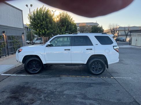 Used 2019 Toyota 4Runner SR5 image 1