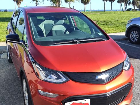 Used 2020 Chevrolet Bolt LT image 1