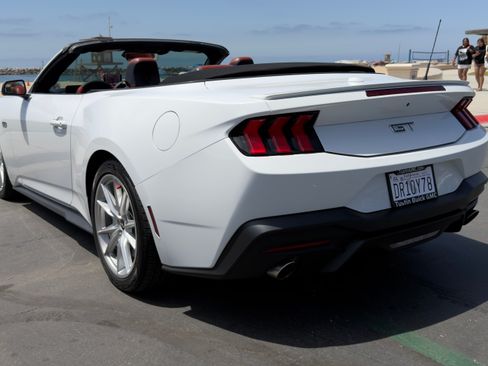 Used 2024 Ford Mustang GT Premium RWD image 17