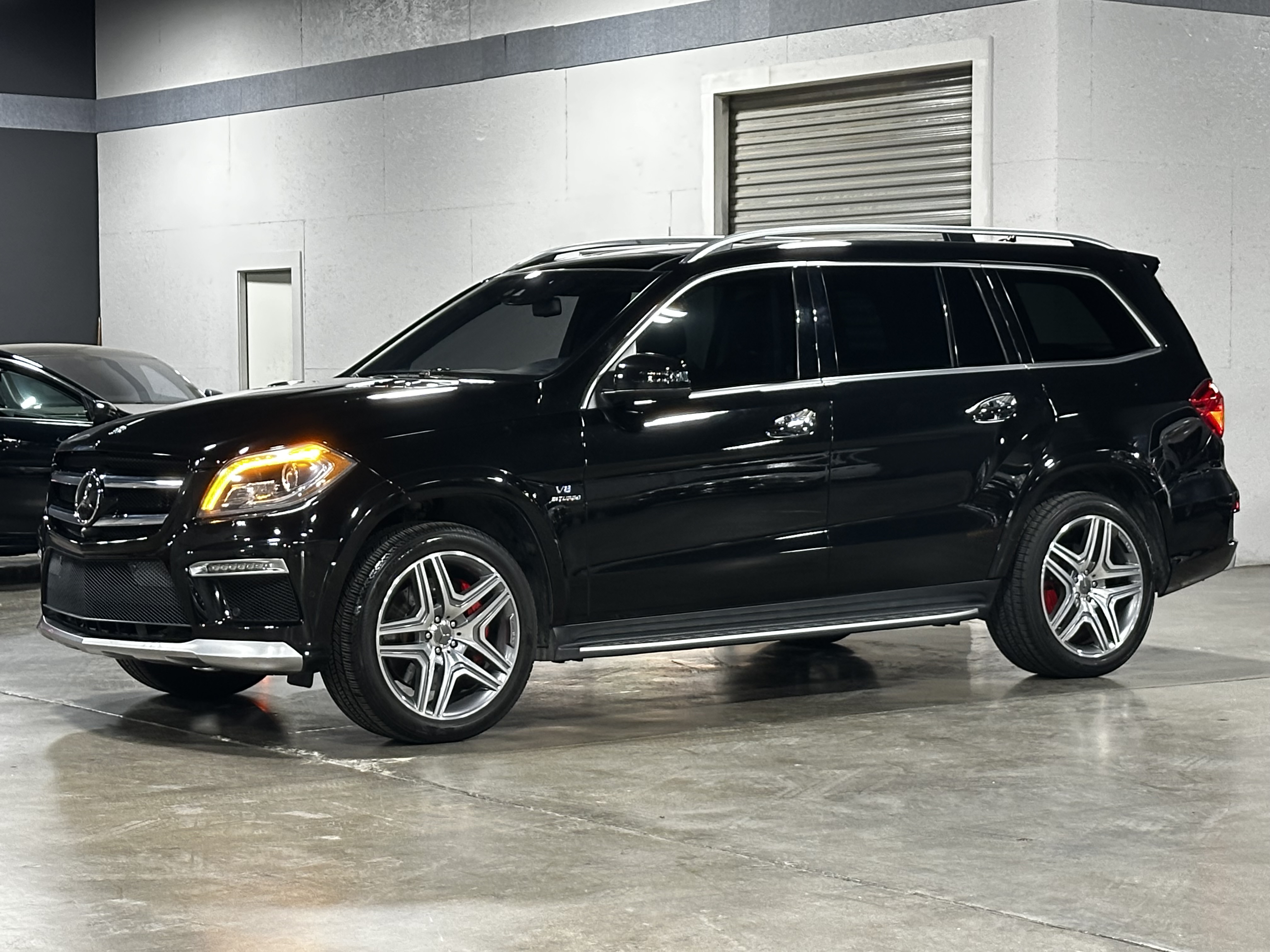Used 2016 Mercedes-Benz GL 63 AMG 4MATIC w/ Accessory Chrome Package image 1