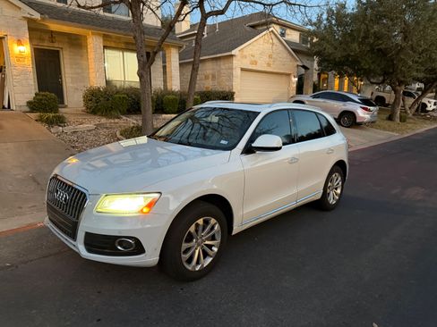 Used 2016 Audi Q5 2.0T Premium Plus w/ Technology Package image 2