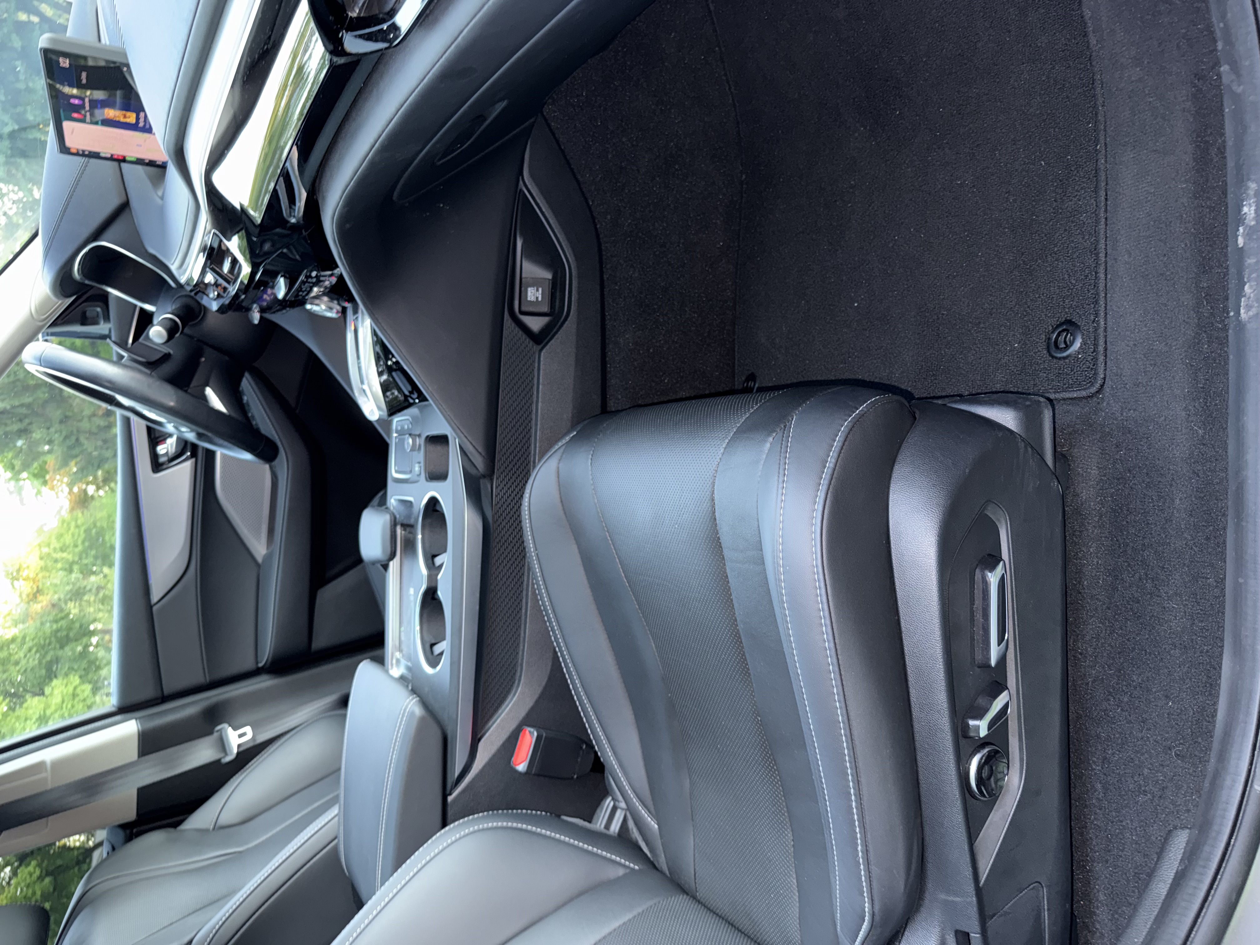 Used 2023 Acura MDX SH-AWD w/ Technology Package image 12