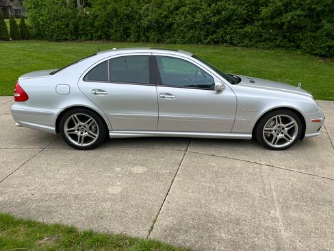 Used 2006 Mercedes-Benz E 55 AMG Sedan image 29