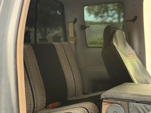 Used 1997 Dodge Ram 2500 Truck 2WD Club Cab image 9