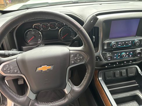 Used 2018 Chevrolet Silverado 1500 LTZ w/ Sport Package AWD/4WD image 23