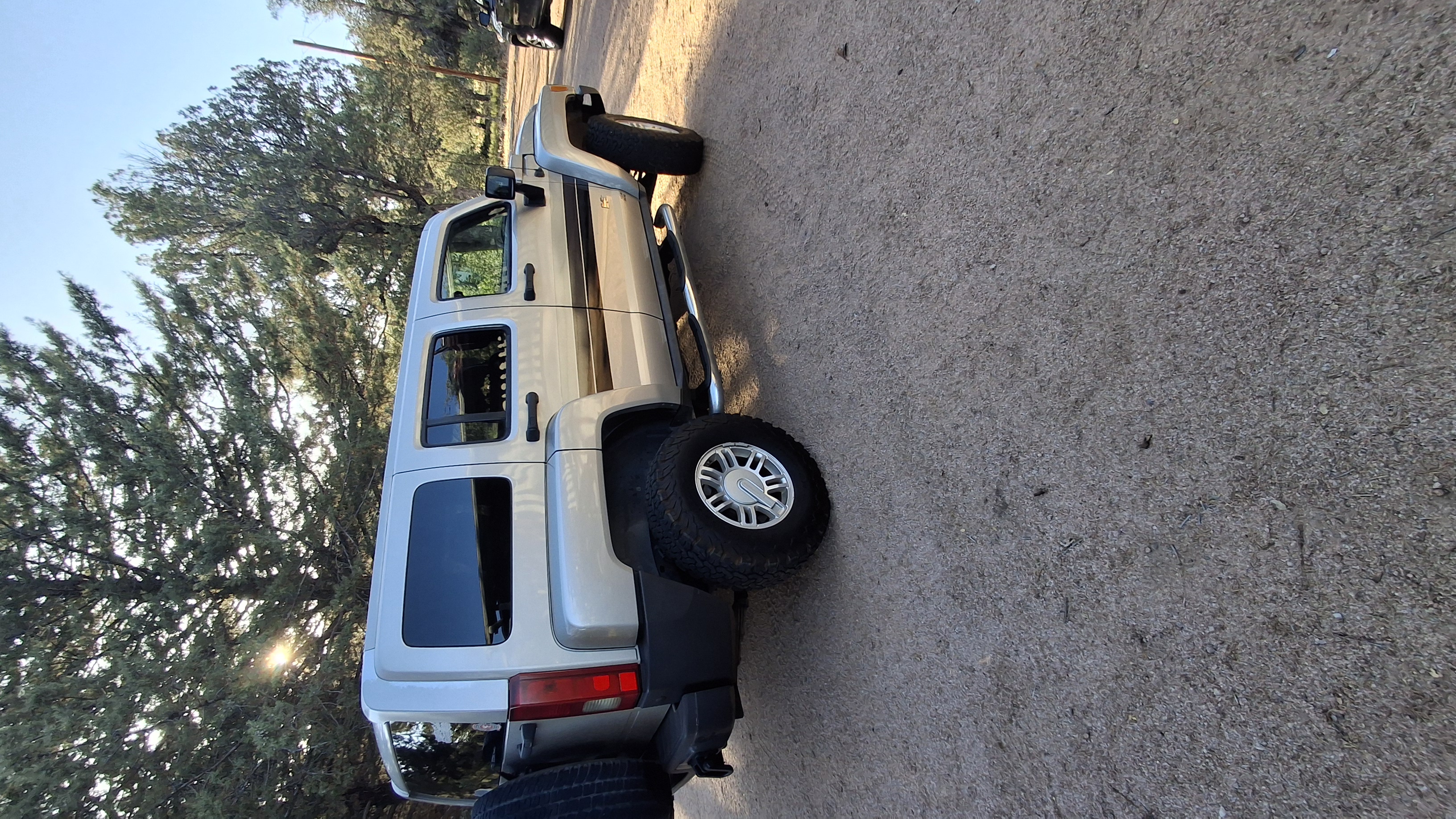 Used 2008 HUMMER H3 Luxury AWD/4WD image 5