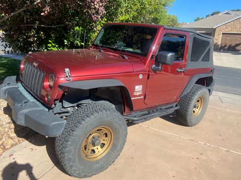 Used 2010 Jeep Wrangler Sahara image 2