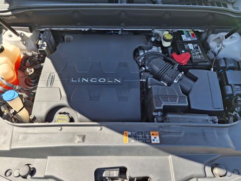 Used 2017 Lincoln MKX Reserve FWD image 2