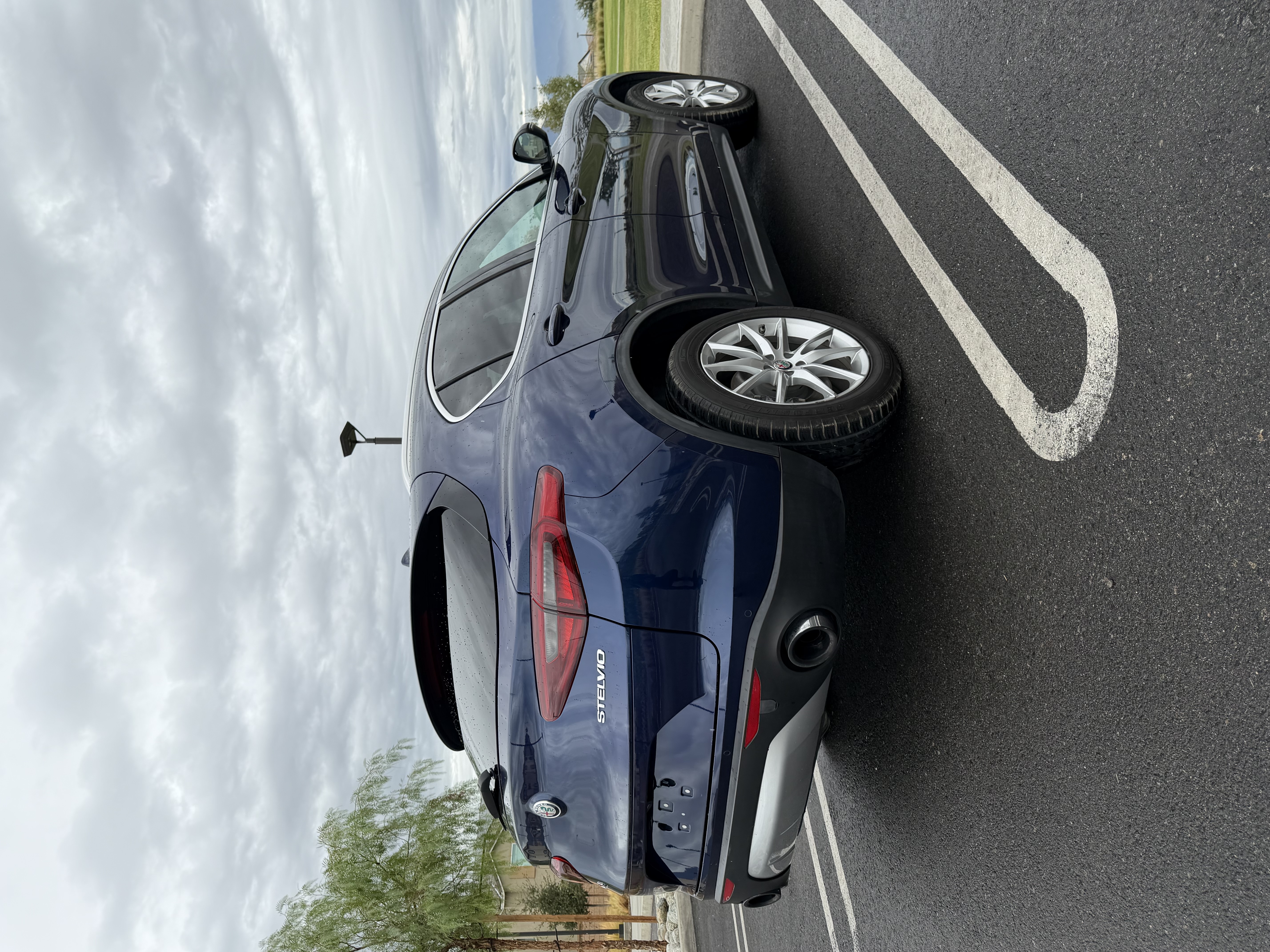 Used 2018 Alfa Romeo Stelvio Ti AWD/4WD image 11