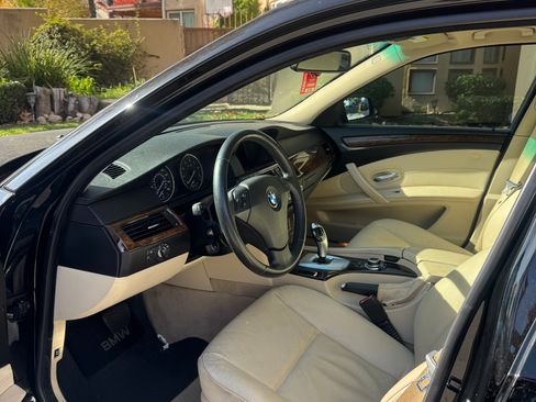 Used 2010 BMW 528i Sedan image 5