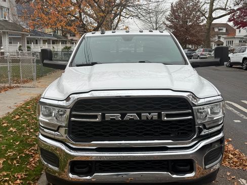 Used 2021 RAM 3500 Tradesman image 12