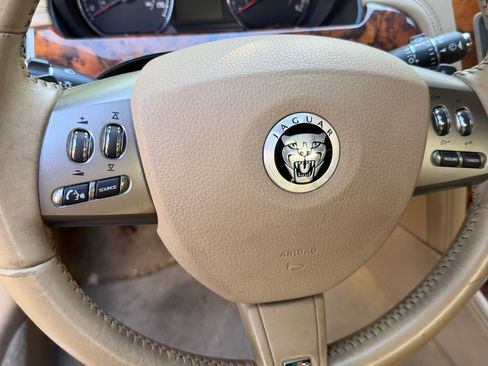 Used 2010 Jaguar XKR R image 19