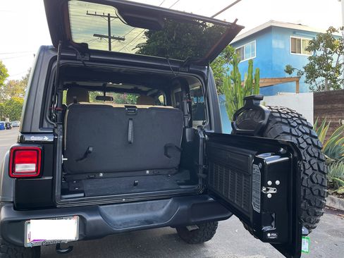 Used 2023 Jeep Wrangler Sport AWD/4WD image 19