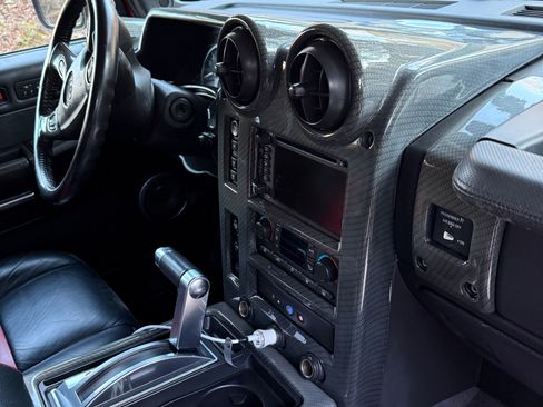 Used 2005 HUMMER H2 SUT w/ Preferred Equipment Group image 6