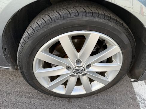 Used 2011 Volkswagen Jetta TDI FWD image 30