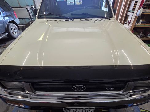 Used 1993 Toyota Pickup Deluxe image 28