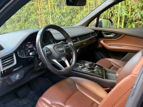 Used 2019 Audi Q7 3.0T Premium w/ Convenience Package AWD/4WD image 4